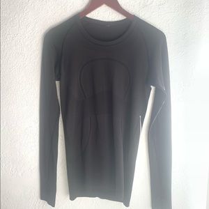 LULULEMON 8 black swiftly tech long sleeve